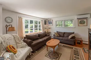 10 Sunset Ln, Phoenixville, PA 19460 - Photo 4