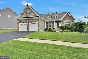 7 Denise Dr, Avondale, PA 19311 - Photo 2
