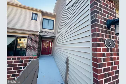 8 Knox Court, Chesterbrook, PA 19087 - Photo 2