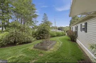 1 Orchard Ln, Spring City, PA 19475 - Photo 4