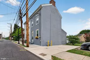 128 E High St, Phoenixville, PA 19460 - Photo 2