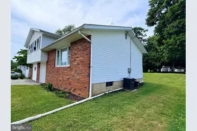 929 W Chestnut Street, Coatesville, PA 19320 - Photo 2