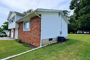 929 W Chestnut St, Coatesville, PA 19320 - Photo 2