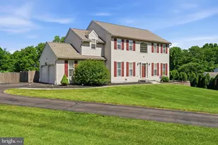 101 White Doe Dr, Lincoln University, PA 19352 - Photo 1