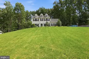 115 Burgundy Ln, Coatesville, PA 19320 - Photo 2