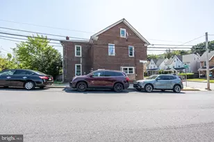 401 Maple Ave, Coatesville, PA 19320 - Photo 2