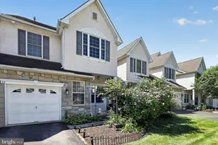 27 Lincoln Dr, Downingtown, PA 19335 - Photo 1