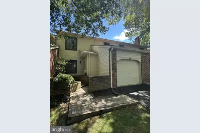 205 Bernard Ct, Chesterbrook, PA 19087 - Photo 2