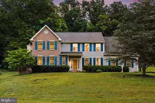 324 Martingale Cir, Coatesville, PA 19320 - Photo 2