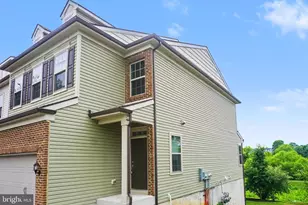 49 Locks Farm Ln, Downingtown, PA 19335 - Photo 2