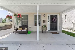 112 Dayton St, Phoenixville, PA 19460 - Photo 4