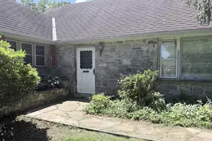 18 Galicia Dr, Phoenixville, PA 19460 - Photo 2
