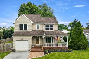 95 Greenview Dr, West Chester, PA 19382 - Photo 1