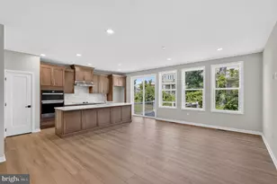 44 Grayson Ln, Downingtown, PA 19335 - Photo 2