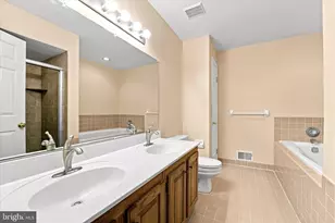 302 Brighton Circle, Devon, PA 19333 - Photo 12