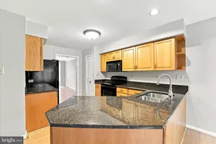 302 Brighton Circle, Devon, PA 19333 - Photo 6