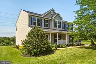 123 Riverside Ln, Coatesville, PA 19320 - Photo 2