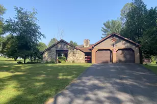 1429 Crestmont Dr, Downingtown, PA 19335 - Photo 2