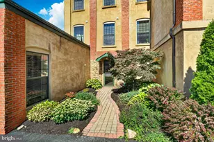 541 Washington Ave, Phoenixville, PA 19460 - Photo 1