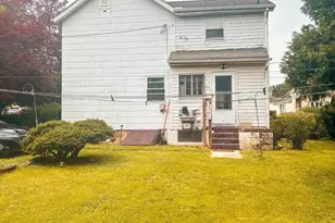 218 E 2nd St, Avondale, PA 19311 - Photo 4