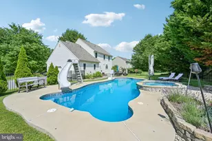 819 Edna Jane Ln, West Grove, PA 19390 - Photo 2