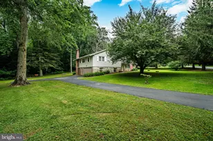 833 Hunt Club Ln, Chester Springs, PA 19425 - Photo 2