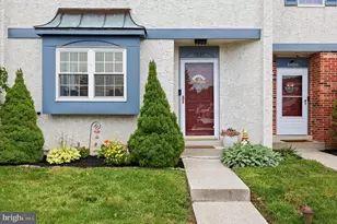 1805 Diane Cir, Phoenixville, PA 19460 - Photo 2