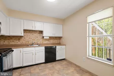 192 Valley Stream Lane #192, Chesterbrook, PA 19087 - Photo 4