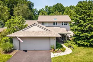 8 Tullamore Dr, West Chester, PA 19382 - Photo 2