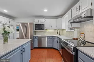 69 N Spring Ln, Phoenixville, PA 19460 - Photo 12
