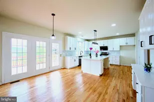 184 Magnolia Dr, Chester Springs, PA 19425 - Photo 2