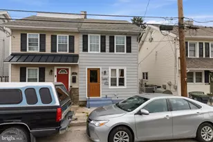 16 Morgan St, Phoenixville, PA 19460 - Photo 2