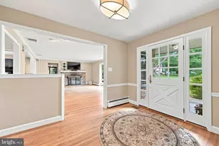 14 Laurel Cir, Malvern, PA 19355 - Photo 4