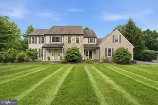 850 4 Streams Dr, West Chester, PA 19382 - Photo 2