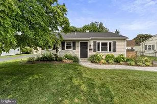 113 Manor Rd, Paoli, PA 19301 - Photo 2