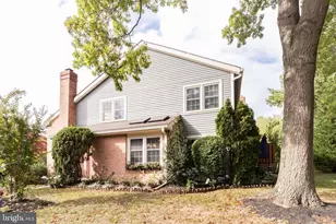 48 Stonehurst Ct, Tredyffrin, PA 19087 - Photo 2