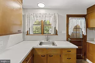 250 Watson Ave, Coatesville, PA 19320 - Photo 16