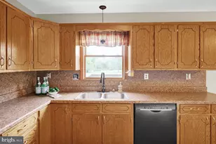 447 Cahill Cir, Honey Brook, PA 19344 - Photo 8
