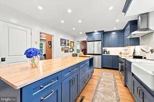 7 Manor View Cir, Malvern, PA 19355 - Photo 8