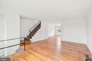 889 Oxford Ave, Phoenixville, PA 19460 - Photo 2
