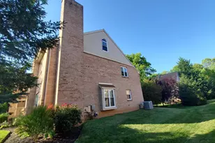 37 Rampart Dr, Chesterbrook, PA 19087 - Photo 4