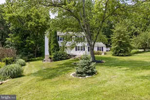 455 Spruce Dr, Exton, PA 19341 - Photo 2