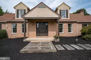842 Penns Way, West Chester, PA 19382 - Photo 2