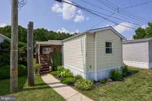 24 Highland Ct, Parkesburg, PA 19365 - Photo 1