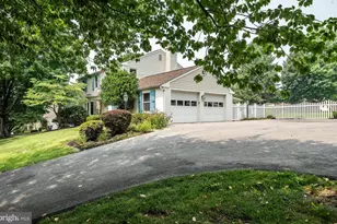 15 Crestview Rd, Phoenixville, PA 19460 - Photo 2