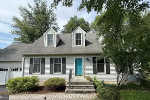 104 Columbine Dr, West Grove, PA 19390 - Photo 4