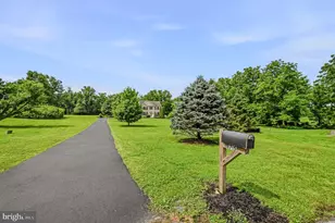 175 Windemere Ln, Lincoln University, PA 19352 - Photo 2