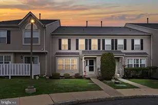 1102 Cherry Wood Ct, Phoenixville, PA 19460 - Photo 2