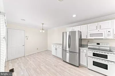 402 Sumner Way, West Chester, PA 19382 - Photo 2