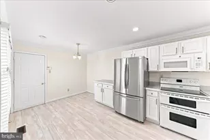 402 Sumner Way, West Chester, PA 19382 - Photo 2
